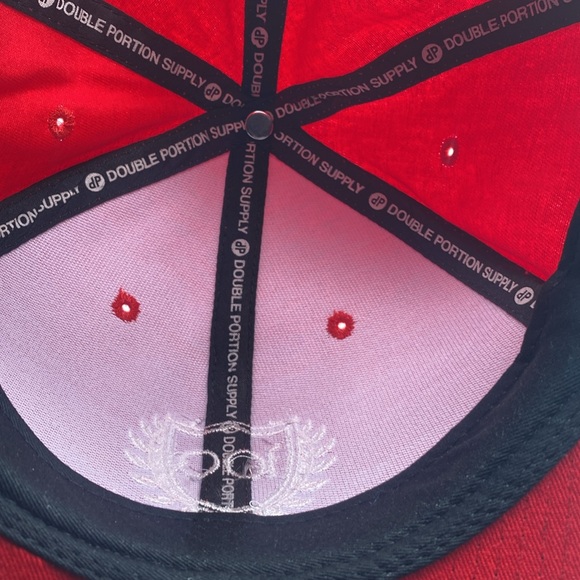 100 ROUNDZ Men’s Red White SnapBack Cap - Picture 6 of 6